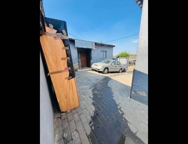 0 BEDROOM HOUSE FOR SALE IN COSMO CITY